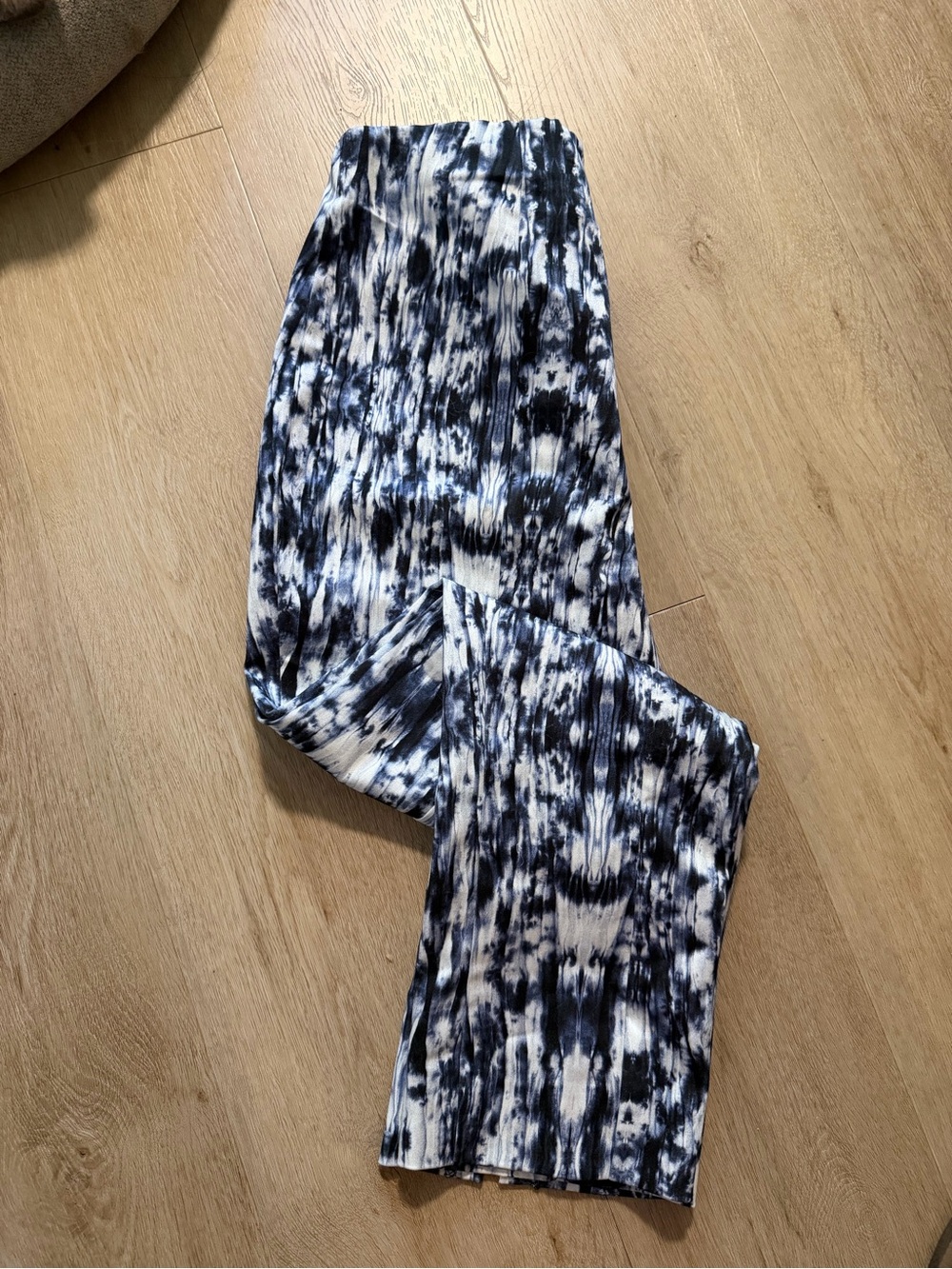 Joseph Ribkoff Navy & White Tie-Dye Pleated Waist Pants